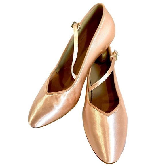 BALLROOM Dance Shoes 2.5" Flared Heel Satin Light Pink Size 4.5 - Picture 1 of 8